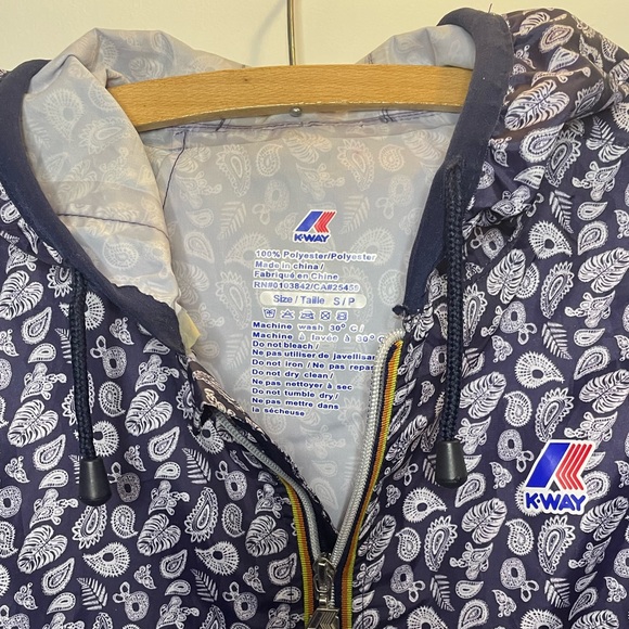 K-Way Paisley Wind Breaker - Picture 3 of 3